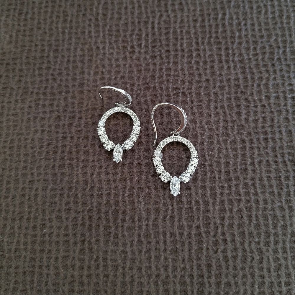 Nadri Silver🤍 Egg Shaped Cubic Zirconia💎 Drop Earrings - Picture 4 of 15